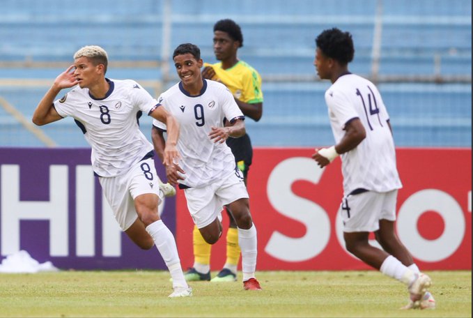 Presidente Luís Abinader felicita Selección Dominicana de Fútbol