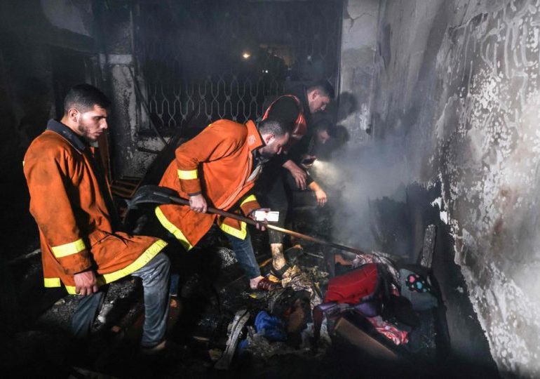 Al menos 21 palestinos muertos por un incendio en campo de refugiados en Gaza