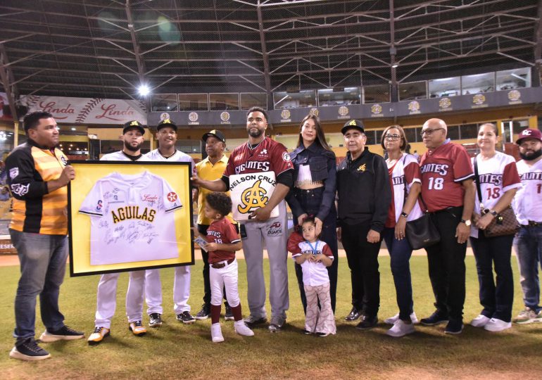 Cálida despedida para Nelson Cruz en Estadio Cibao