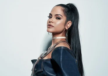 Video: Natti Natasha celebra embarazo y éxito musical con “Desde Hoy” en el #1 de la radio latina