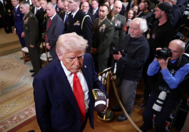 Cae la popularidad de Trump, según una encuesta