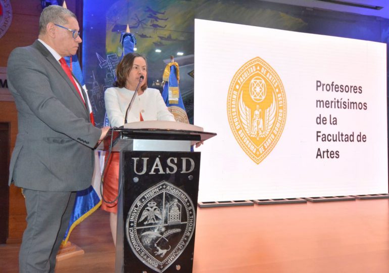 Facultad de Artes de la UASD aprueba nuevos planes de estudios y reconoce a tres docentes en asamblea histórica