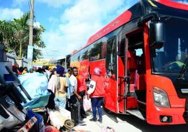 Cuarta caravana de retorno voluntario: más de 600 haitianos regresan a su país desde RD