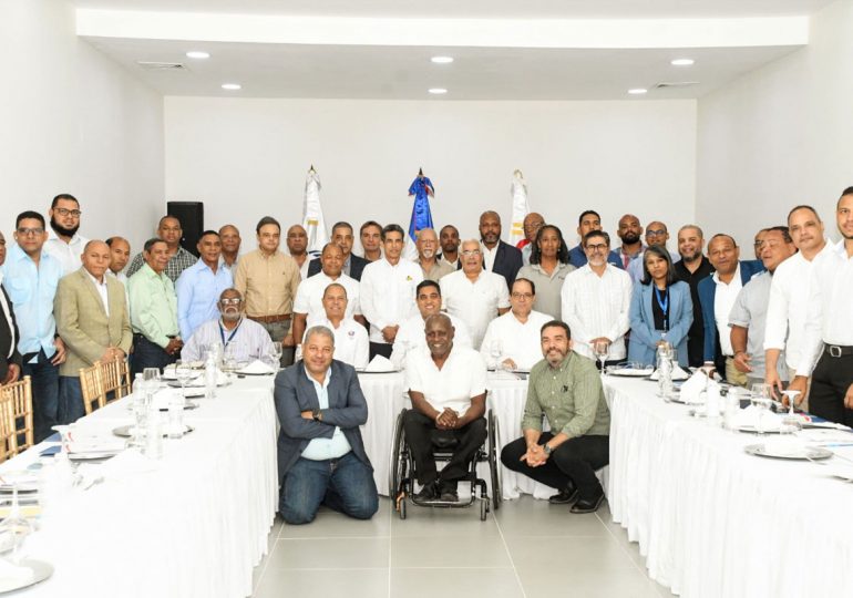 Ministro Kelvin Cruz encabeza reunión de trabajo con 37 federaciones